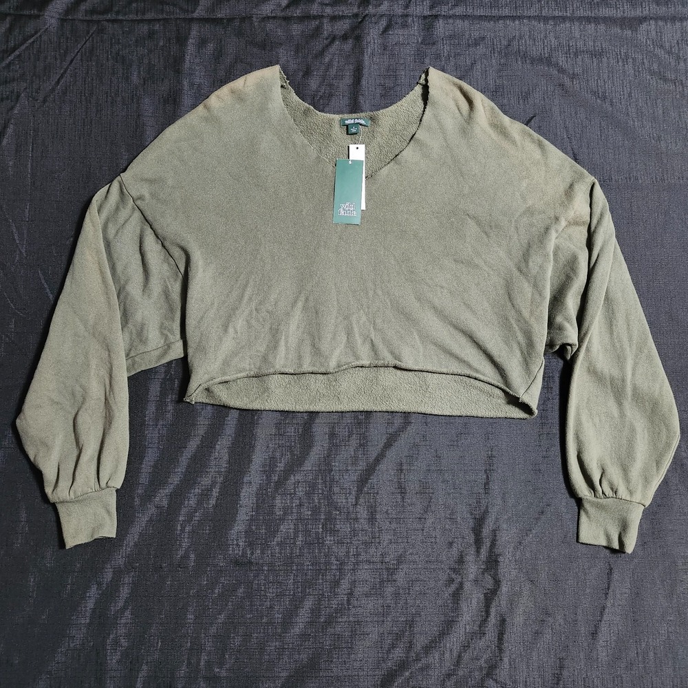 NWT Wild Fable Olive Green "cut" Cropped Sweatshirt Size M - Picture 1 of 16